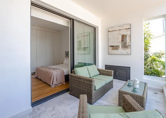 Lägenhet Sofia Luxury - Premium With Pool & Bbq, Rooftop Terrace, 5 Min To Sea Paphos