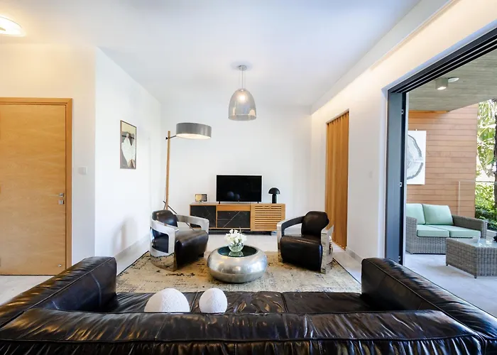 Sofia Luxury - Premium With Pool & Bbq, Rooftop Terrace, 5 Min To Sea Lägenhet Paphos