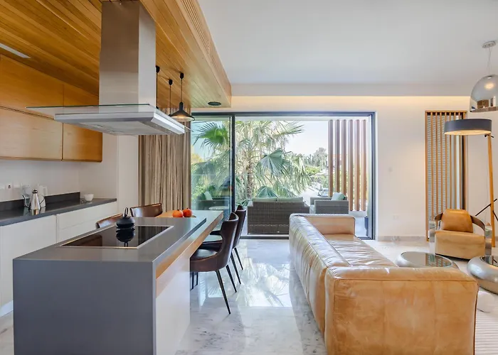 Sofia Luxury - Premium With Pool & Bbq, Rooftop Terrace, 5 Min To Sea Paphos