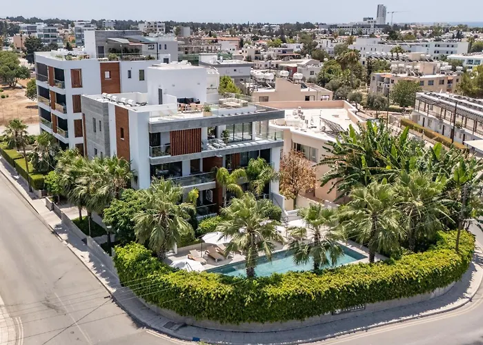 Sofia Luxury - Premium With Pool & Bbq, Rooftop Terrace, 5 Min To Sea Paphos