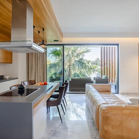 Sofia Luxury - Premium With Pool & Bbq, Rooftop Terrace, 5 Min To Sea Paphos