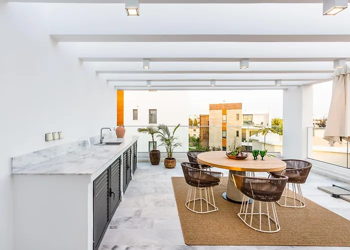 Sofia Luxury - Premium With Pool & Bbq, Rooftop Terrace, 5 Min To Sea شقة بافوس