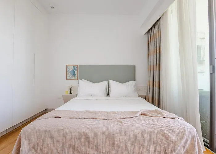 Sofia Luxury - Premium With Pool & Bbq, Rooftop Terrace, 5 Min To Sea Apartamento Paphos