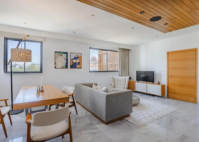 Sofia Luxury - Premium With Pool & Bbq, Rooftop Terrace, 5 Min To Sea شقة بافوس