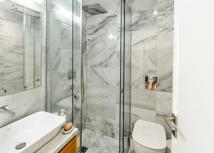 Sofia Luxury - Premium With Pool & Bbq, Rooftop Terrace, 5 Min To Sea شقة بافوس