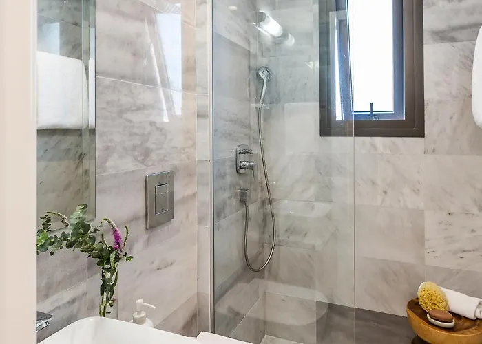 Sofia Luxury - Premium With Pool & Bbq, Rooftop Terrace, 5 Min To Sea شقة