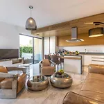 Apartment Sofia Luxury - Premium With Pool & Bbq, Rooftop Terrace, 5 Min To Sea Paphos