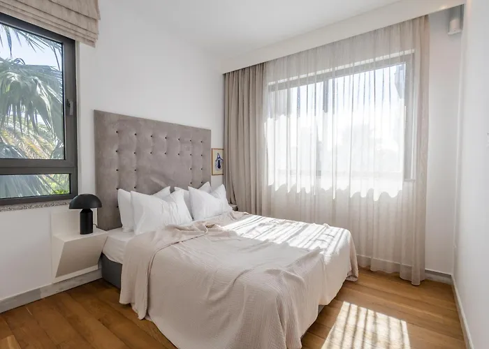 Sofia Luxury - Premium With Pool & Bbq, Rooftop Terrace, 5 Min To Sea Pafos