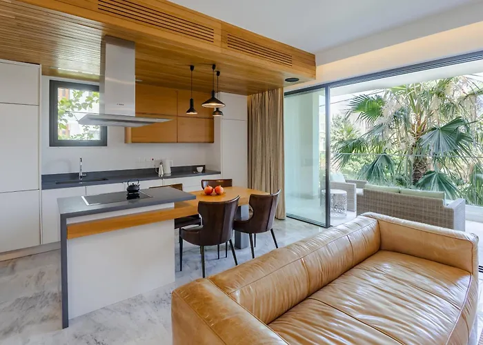 Sofia Luxury - Premium With Pool & Bbq, Rooftop Terrace, 5 Min To Sea Pafos