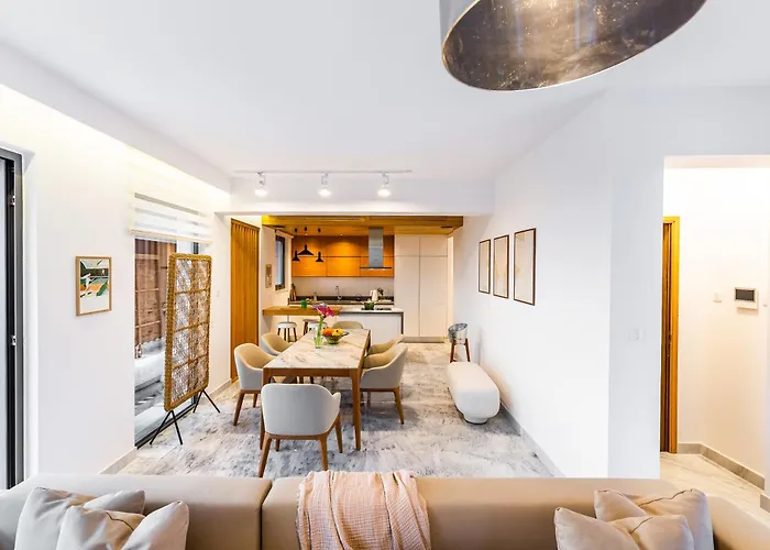 Sofia Luxury - Premium With Pool & Bbq, Rooftop Terrace, 5 Min To Sea Paphos