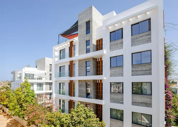 Sofia Luxury - Premium With Pool & Bbq, Rooftop Terrace, 5 Min To Sea Pafos